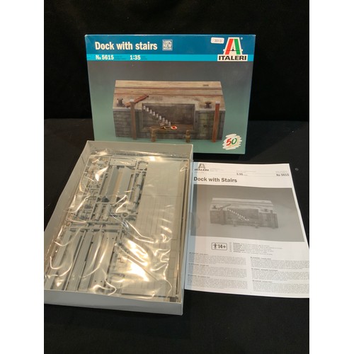 273 - ITALERI DOCK WITH STAIRS 30CM MODULAR ELEMENT RRP £20