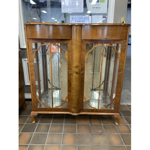 60 - WALNUT SIDE BY SIDE GLASS DISPLAY