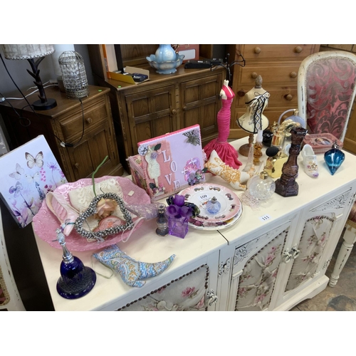 109 - DRESSING TABLE ITEMS