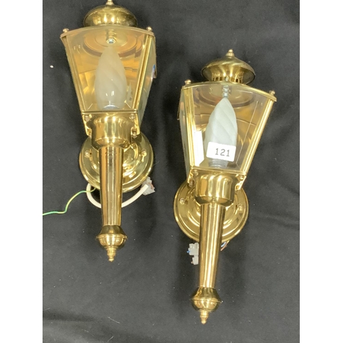 121 - 2X BRASS ELECTRIC WALL LATERN