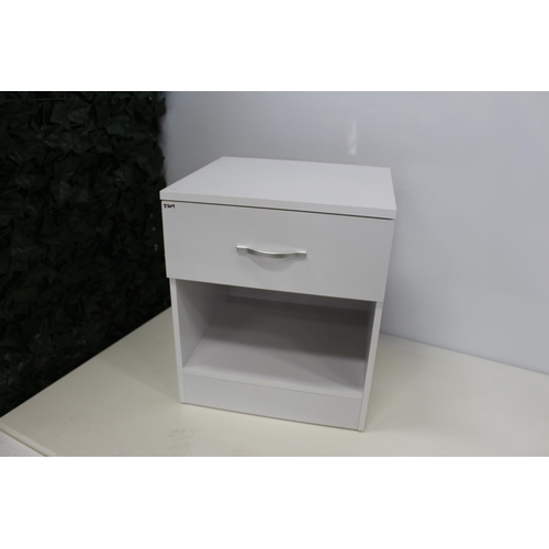 112 - Latitude Run-Mistaya 1 Drawer Bedside Table White RRP£27.99