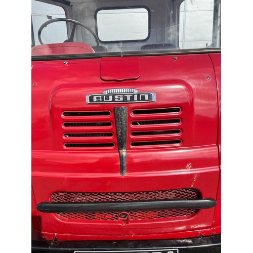 194 - 1963 AUSTIN FGK40 FLAT BED TRUCK 'AAO253A'-3993cc -72,929 MILES - WITH KEY - NO DOCUMENTS