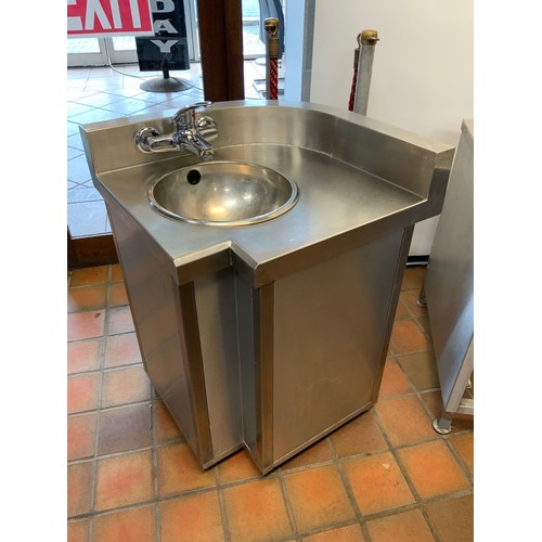 45 - SS CORNER HAND SINK UNIT