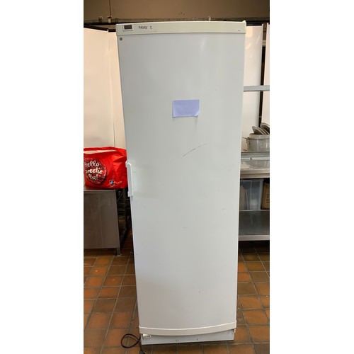 41 - VESTFROST CFKS471 UPRIGHT FRIDGE - COST NEW £682