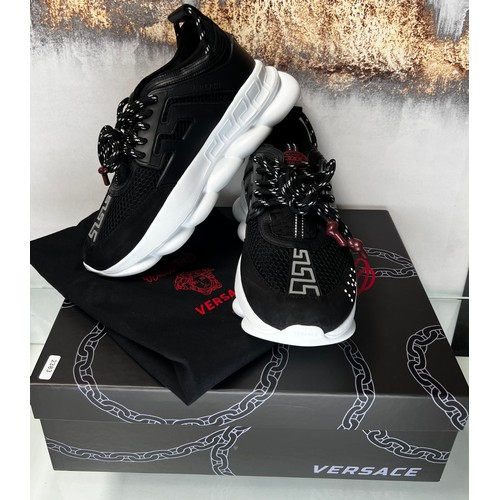 245 - VERSACE TRAIN REACTION TRAINERS SIZE 40 IN BOX  (AKP/3)