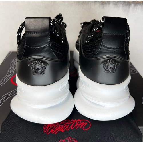 245 - VERSACE TRAIN REACTION TRAINERS SIZE 40 IN BOX  (AKP/3)