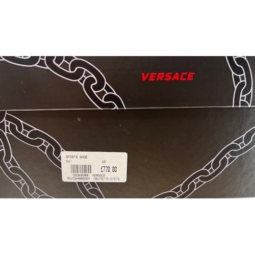 245 - VERSACE TRAIN REACTION TRAINERS SIZE 40 IN BOX  (AKP/3)