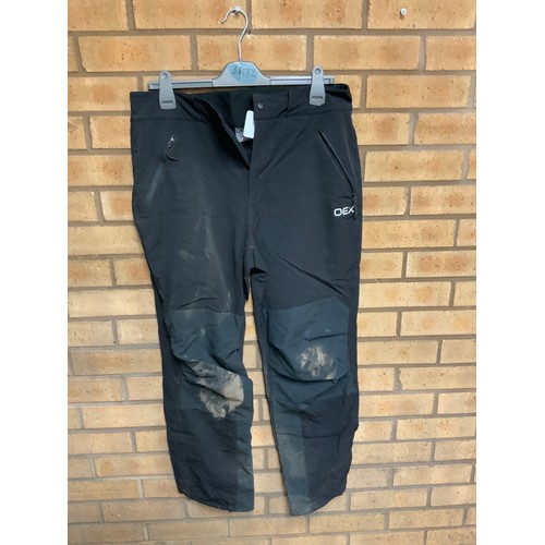 183 - GREY CRAG HOPPER TROUSERS, BLACK OEX TROUSERS & RED CALVIN KLEIN BASEBALL CAP (LC12,24,34)