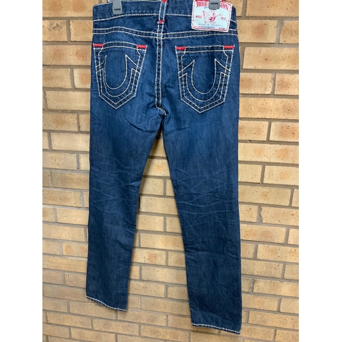 173 - TRUE RELIGION ROCCO SUPERT AND TRU RELIGION BENNY BOTH SIZE 34 (CRP8)