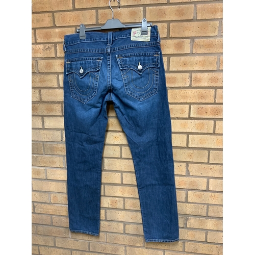 173 - TRUE RELIGION ROCCO SUPERT AND TRU RELIGION BENNY BOTH SIZE 34 (CRP8)