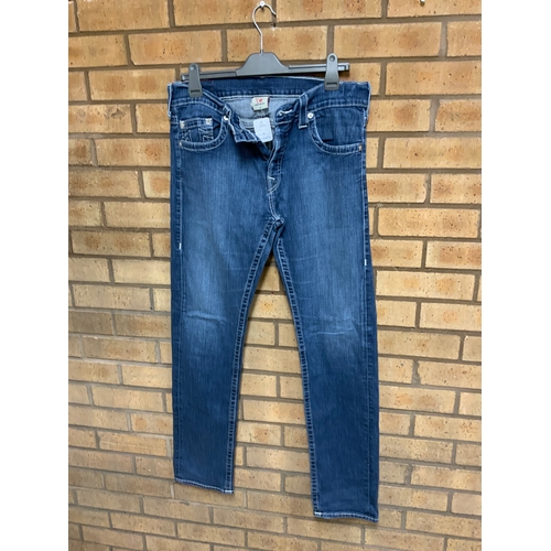 171 - TRU RELIGION ROCCO BLACK JEANS SIZE 34, TRU RELIGION ROCCO BLUE JEANS SIZE 36 (CRP8)