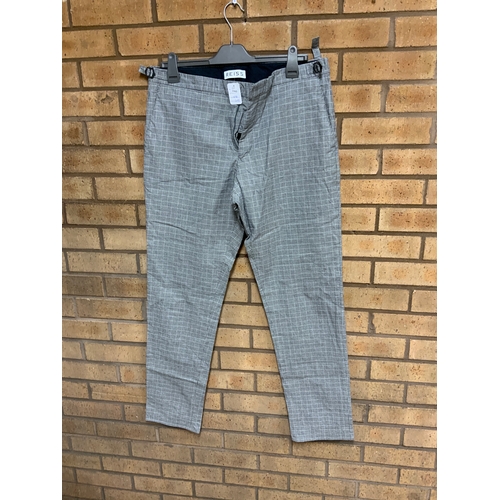 180 - 2 PAIRS OF REISS TROUSERS SIZE 36 TOTAL RRP £220(CRP8)