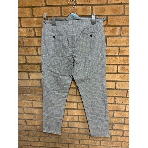 180 - 2 PAIRS OF REISS TROUSERS SIZE 36 TOTAL RRP £220(CRP8)