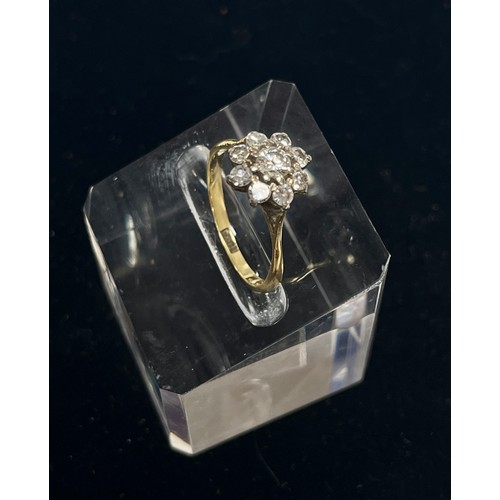 262 - DIAMOND DAISY CLUSTER - 9 DIAMOND & 9CT GOLD RING