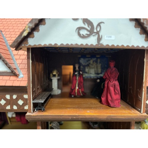 136 - TUDOR DOLLS HOUSE AND ACCESORIES