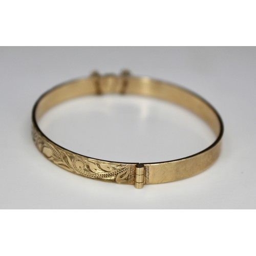 221 - ETCHED GOLD PLATED BANGLE WITH SAFETY CHAIN & GOLD COLOURED BRACELET WITH DRAGON FLY CHARMS PAM/... 