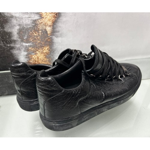 250 - Balenciaga area low top trainer - Black size 43 - used  - NEW RRP £359 (CRP/5)