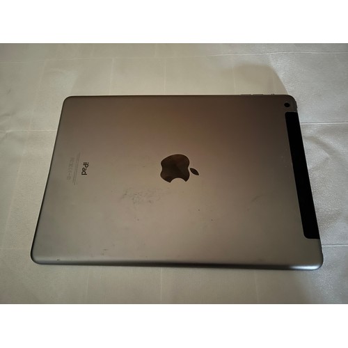 112 - IPAD AIR 2 MODEL A1567 SPARES OR REPAIRS (41)