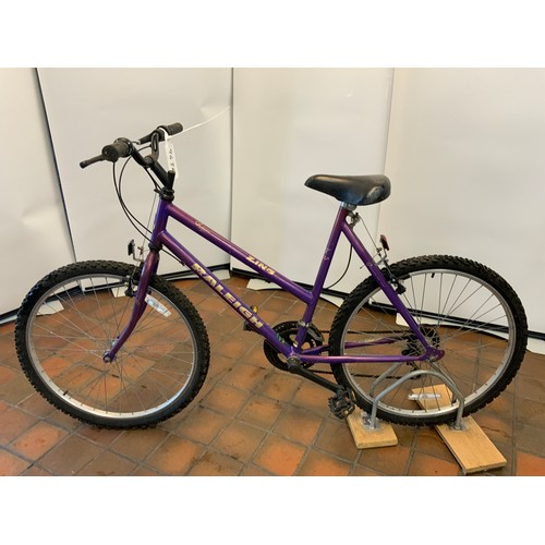 62 - PURPLE RALEIGH ZING MOUNTAIN BIKE (9438)
