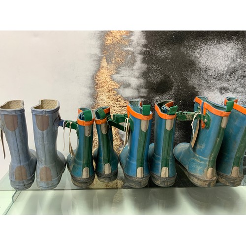 24 - 4 PAIRS OF HUNTER WELLIES SIZES 7,8,11 & 13  RRP £155 (9)