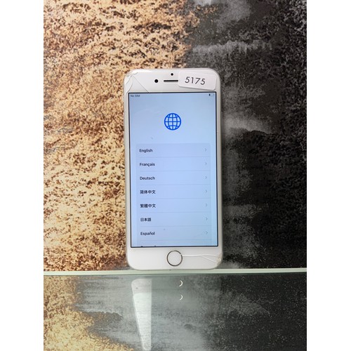 115 - APPLE IPHONE 8 CRACKED SCREEN RRP £249.99 (WDE/02)