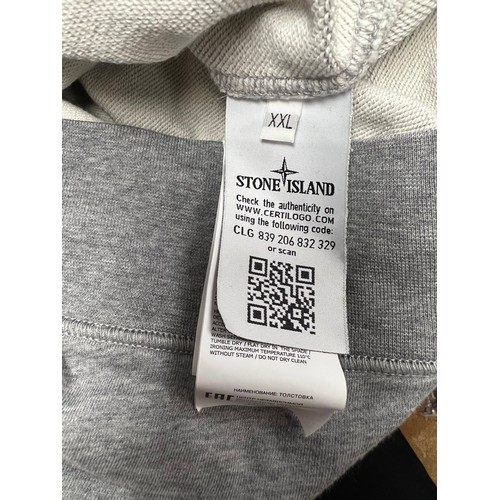 117 - STONE ISLAND BADGE SLEEVE GREY CREW NECK SWEATSHIRT RRP £235 SIZE XXL (43)