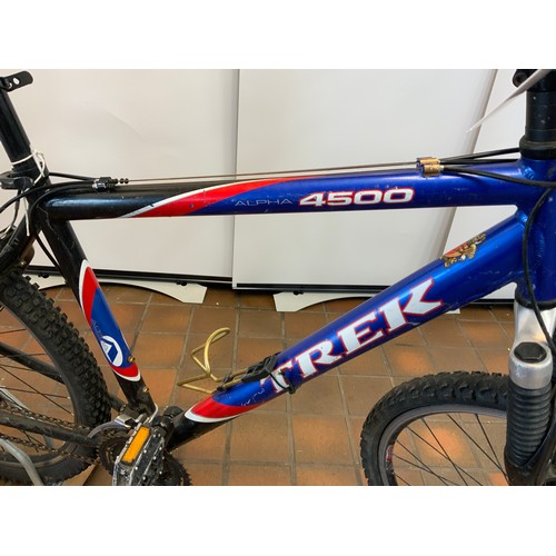 18 - BLACK, RED & BLUE TREK ALPHA 4500 ,ROCK SHOX,MENS MOUNTAIN BIKE (9477)