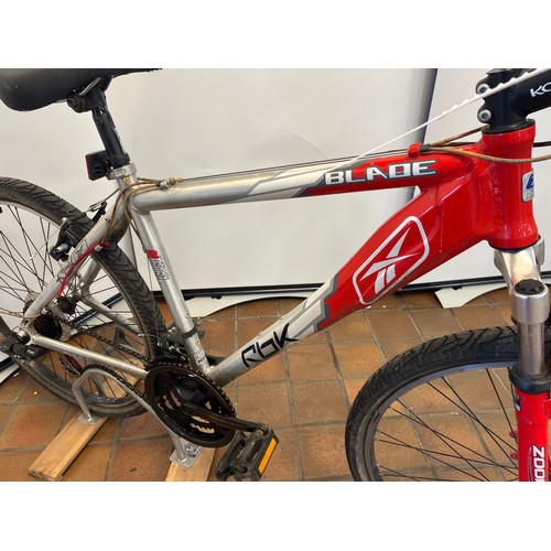64 - REEBOK BLADE RACE SERIES ALIMINIUM AL 6061 MOUNTAIN BIKE (9464)