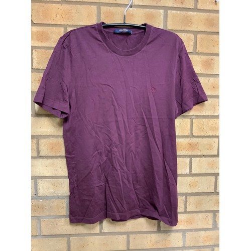 68 - LOUIS VUITTON PURPLE T-SHIRT RRP £195 SIZE M (CJR/300620/1)