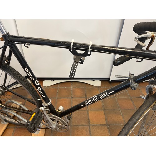 30 - BLACK SUN-GT-10XL VINTAGE MENS RACE BIKE (9470)