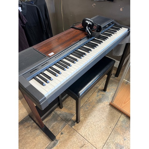 63 - YAMAHA CVP-3 ELECTRIC PIANO