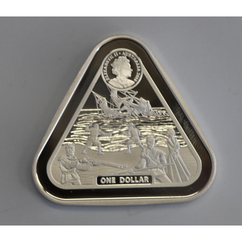 87 - 1629 BATAVIA 2019 AUSTRALIAN ONE DOLLAR TRIANGLE THE ROYAL AUSTRALIAN MINT IN CASE RRP £77.92