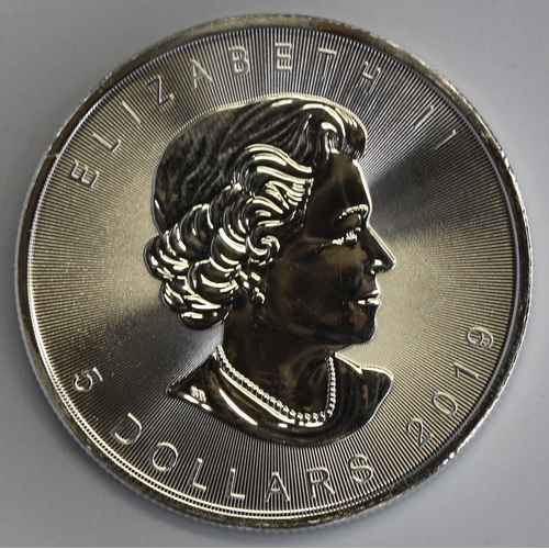 82 - CANADA LEAF 1oz 9999 SILVER ARGENT 5 DOLLAR COIN RRP £30.60