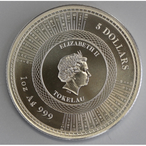 81 - VIVAT HUMANITAS 5 DOLLARS 1oz 999 SILVER COIN RRP £21.50