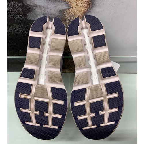 59 - ON CLOUD CLOUDSTRATUS 2 -FOSSIL/MIDNIGHT TRAINER SIZE UK 9 RRP £160 (P22175481)