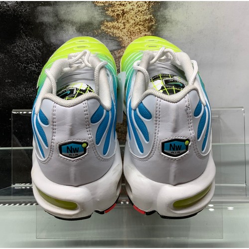 64 - NIKE AIR MAX PLUS WORLDWIDE TRAINERS SIZE UK 8.5 (ONLINE PRICE £101- £493)  (AD/2)