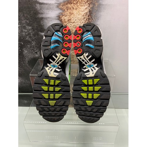 64 - NIKE AIR MAX PLUS WORLDWIDE TRAINERS SIZE UK 8.5 (ONLINE PRICE £101- £493)  (AD/2)