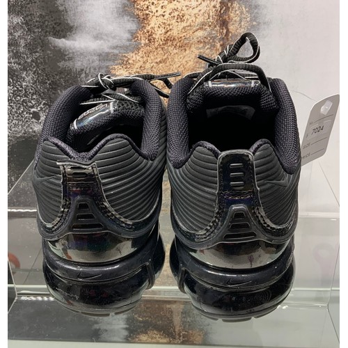 66 - NIKE AIR VAPORMAX 360 BLACK SIZE UK 8  (ONLINE PRICE £118 - £445) (AD/6)