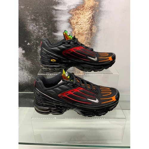 68 - NIKE AIR MAX PLUS 3 BLOOD ORANGE SIZE UK 8.5 - ONLINE PRICE £159 - £561 (AD/4)