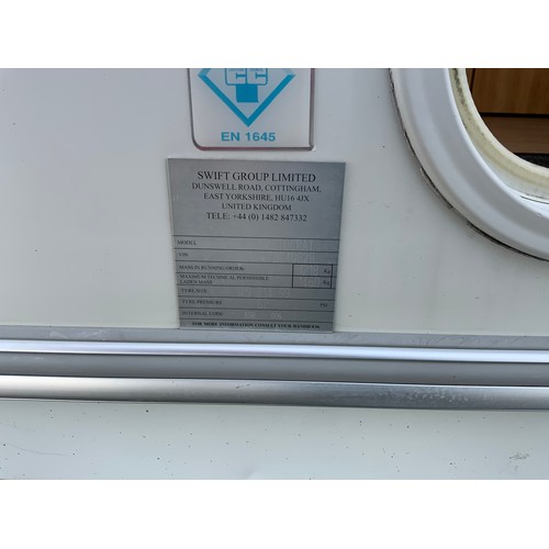 171 - 2007 ACE JUBILEE ARISTOCRAT, 4 BERTH REAR FIXED DOUBLE BED EN SUITE. INCLUDES MOTOR MOVER, PORCH AWN... 