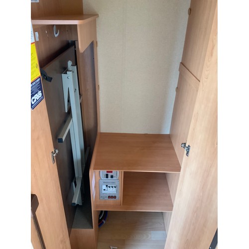 171 - 2007 ACE JUBILEE ARISTOCRAT, 4 BERTH REAR FIXED DOUBLE BED EN SUITE. INCLUDES MOTOR MOVER, PORCH AWN... 