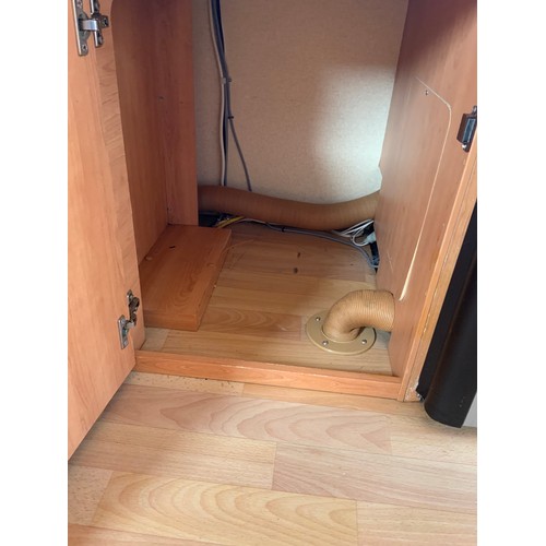 171 - 2007 ACE JUBILEE ARISTOCRAT, 4 BERTH REAR FIXED DOUBLE BED EN SUITE. INCLUDES MOTOR MOVER, PORCH AWN... 