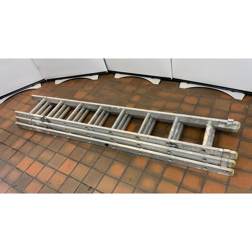 145 - TRIPLE ALU EXTENDING LADDER