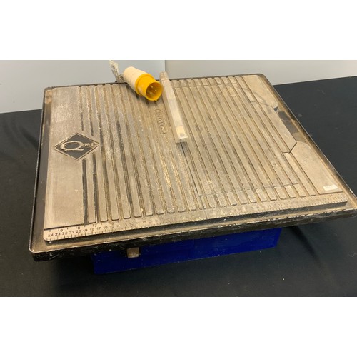 40 - QEP 110V DIAMOND TILE SAW