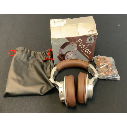 121 - FUSION WIRELESS DJ HEADSET