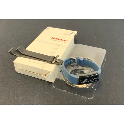 132 - LINTELEK FITNESS TRACKER WATCH