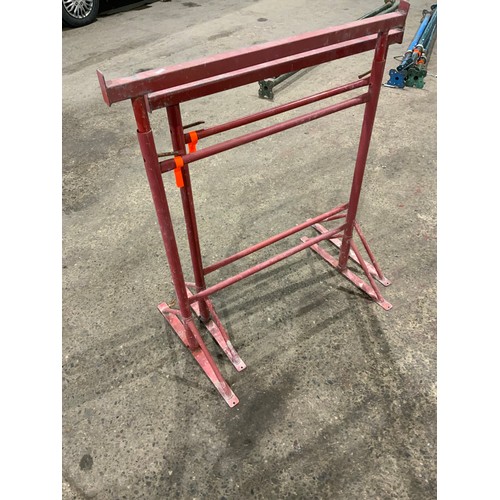 153 - PAIR OF BUILDERS TRESSELS