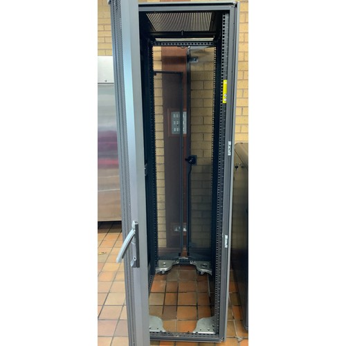 51 - HP IT CARRIER CUPBOARD