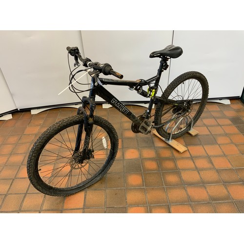 92 - APOLLO GRADIENT ALUMINIUM FRAME CROSS COUNTRY BIKE WITH 27.5” WHEELS - COST NEW £285 (9613)