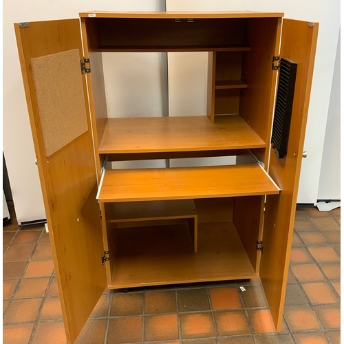 6 - COMPUTER UNIT WITH PULL OUT DESK 4',3 X 2'.6 X 1'.9